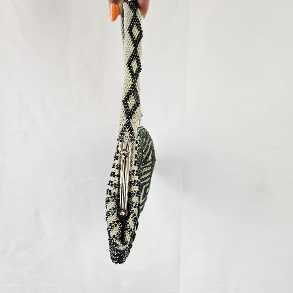 Vintage Beaded Handbag - Picture 3 of 8